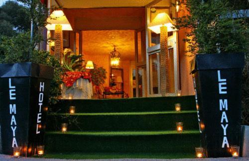 Hotel Maya Cavalaire-sur-Mer Bagian luar foto