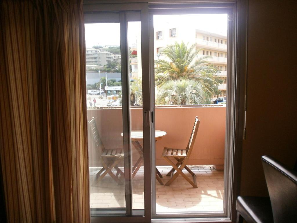 Hotel Maya Cavalaire-sur-Mer Bagian luar foto