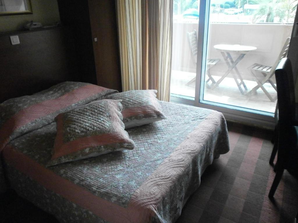 Hotel Maya Cavalaire-sur-Mer Ruang foto