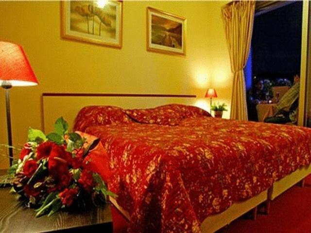 Hotel Maya Cavalaire-sur-Mer Ruang foto